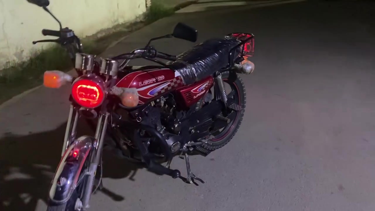 سلام عليكم اخوان موطور ياباني موديل 23 مثل ما واضح بصوره  نضيف  محرك ما مفتوح  سرعه  180 استفسار اكثر تصل على هاذ رقم  ***********
