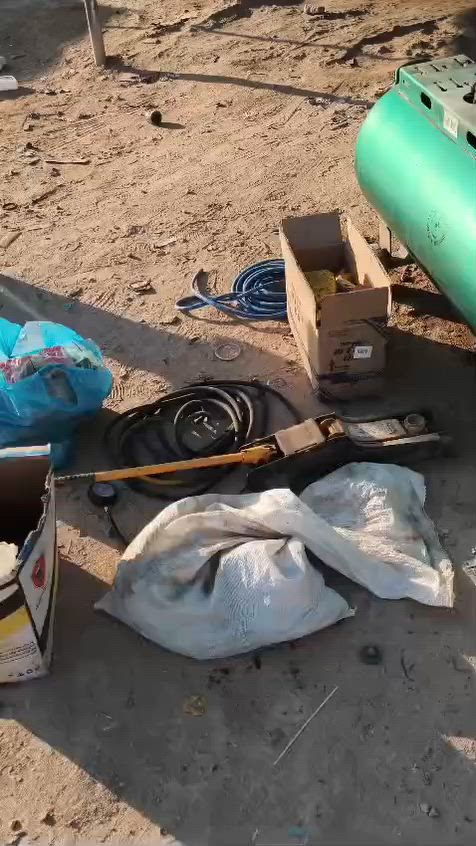 كمبريسر 350لتر وجميع شي مذكور بالفيديو السعر 900 بيه مجال قليل
مكاني بصره كرمه علي شارع النفط قرب فرن الصمون 
***********

