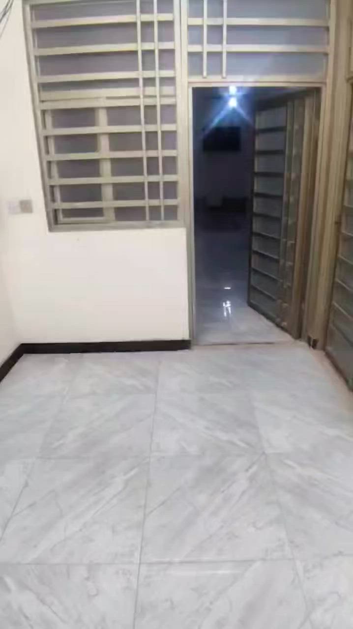 المساحة 100م
بيت مؤثث وكامل للبيع صب كونكرت
طابو زراعي سند 25/العنوان البراكية شارع المطار القديم
البيت جاهز من كلشي ماعايز اي شي يبعد عن الشارع ١٠٠م ويعتبر تجاري السعر ٣٢مليون وبي مجال بسيط التواصل خاص او الاتصال علئ الرقم ***********
