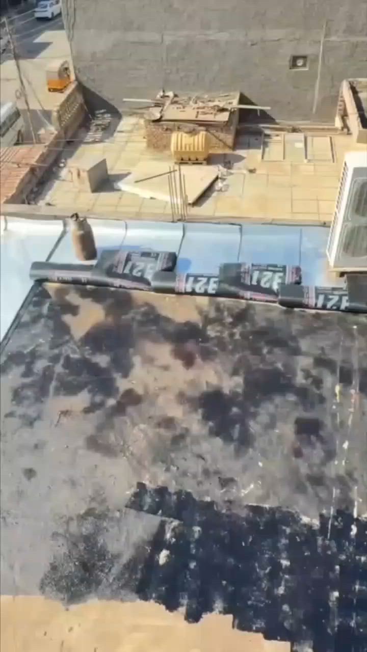 🏗️ جهّز سطحك اليوم وارتاح باچر..
الشتا وصل والمطر يفلّش البيت!"
🔹 إذا تعاني من حرارة البيت وتسربات الميّاه أو رطوبة السطح بسبب الامطار، الحل موجود ويبدأ من عندنا!
مكتب مومل الايزوكام  يقدملك خدمة عزل الأسطح باحترافية وبمواد أصلية إيطالية الصنع مع 
#ضمـــان حقيقي وجودة تدوم 15 سنه
✨ خطوات عملنا:
1️⃣ مرحلة التنظيف والتحضير
📌 يبدأ كادرنا المتخصص بتنظيف السطح بشكل كامل من الأوساخ والغبار.
📌 نفتح السبالت وخزانات الماء ونزيل كل العوائق حتى نضمن سطح نظيف وجاهز للعمل 100%.

2️⃣ مرحلة العزل الأولي
📌 بعد التنظيف نطبّق طبقة أساس حسب اختيار الزبون:
الزفت الحار
زفت بارد الرايمر
الفلانكوت
3️⃣ فرش ودستار الإيزوكام
📌 كادرنا المحترف يفرش الإيزوكام بطريقة دقيقة تضمن التغطية الكاملة للسطح.
4️⃣ الكوي الحراري
📌 نستخدم الكوي الحراري بمواد عالية الجودة، درجة أولى و إيطالية المنشأ.
📌 نضمنلك عزل حراري ومائي متكامل مع شهادة ضمان حقيقية.
5️⃣ التكحيل وفتح المزاريب واللمسات النهائية
📌 بعد ما نكمل الكوي الحراري والتكحيل، نبدأ بعملية الترحيل النهائية بإتقان حتى تشوف السطح مرتب وكامل .
يسلمك السطح جاهز 
---
✨ مع مكتب مومل الايزوكام تضمن:
✔️ حماية سطحك من تسرب الميّاه والرطوبة.
✔️ مواد أصلية وعمل مضمون.
✔️ تنفيذ احترافي بأيدي كادر ذو خبرة طويلة.
✔️ التزام بالمواعيد وسرعة بالإنجاز.

📞 للتواصل والاستفسار:
اتصل أو راسلنا واتساب الآن وخلي السطح مالك بأمان!
( ***********)\***********
 مكتب مومل ألايزوكام
