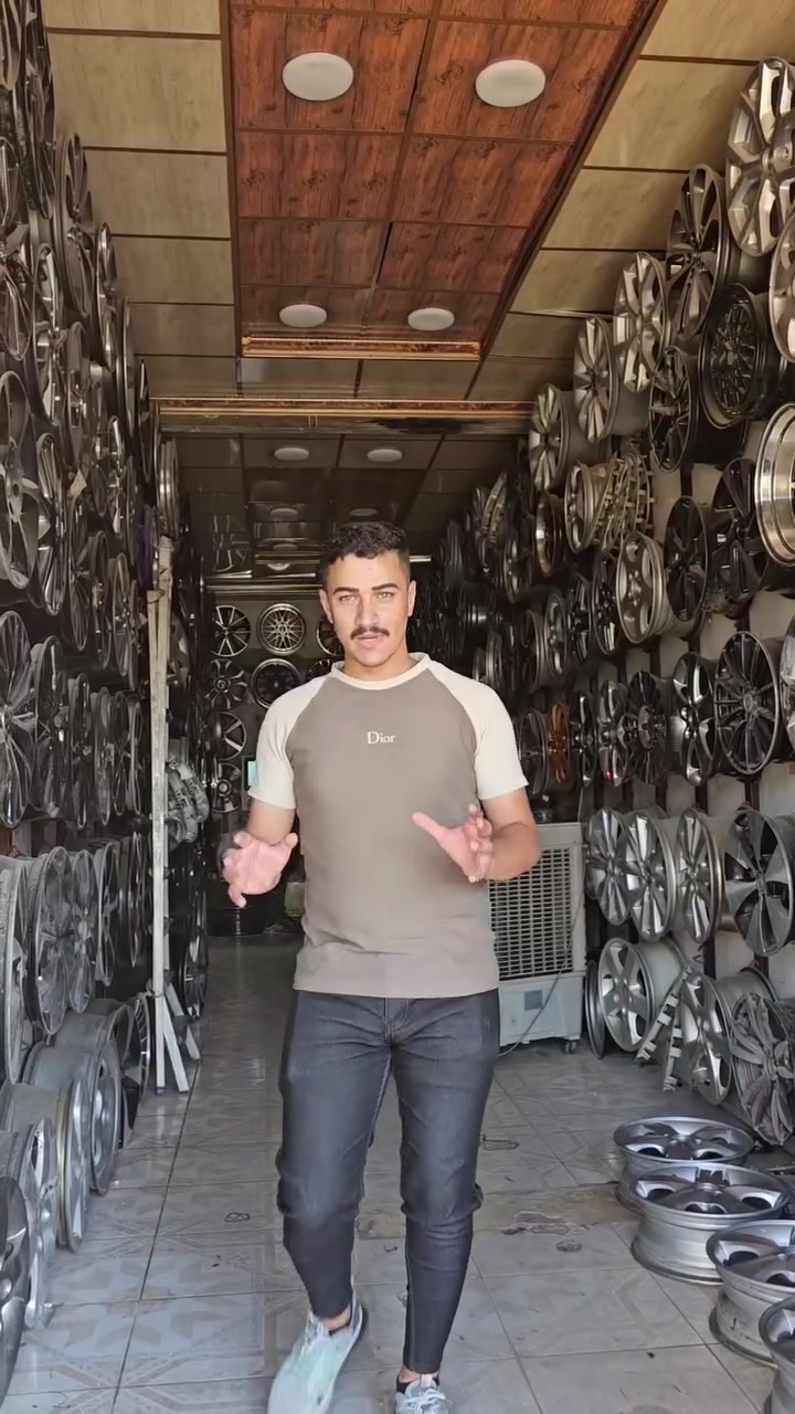 "احنا الوحيدين بالموصل نشتغل بهذا الجهاز!"

تعرفوا على أشرف، صاحب ورشة أشرف الراوي، المختص بصيانة الـ ويل كب. وشوفوا شلون يشتغل بهذا الجهاز المميز.
التفاصيل كاملة داخل الفيديو.
العنوان بنهاية الفيديو.
***********
 #بغداد #فلوكات #موصل
