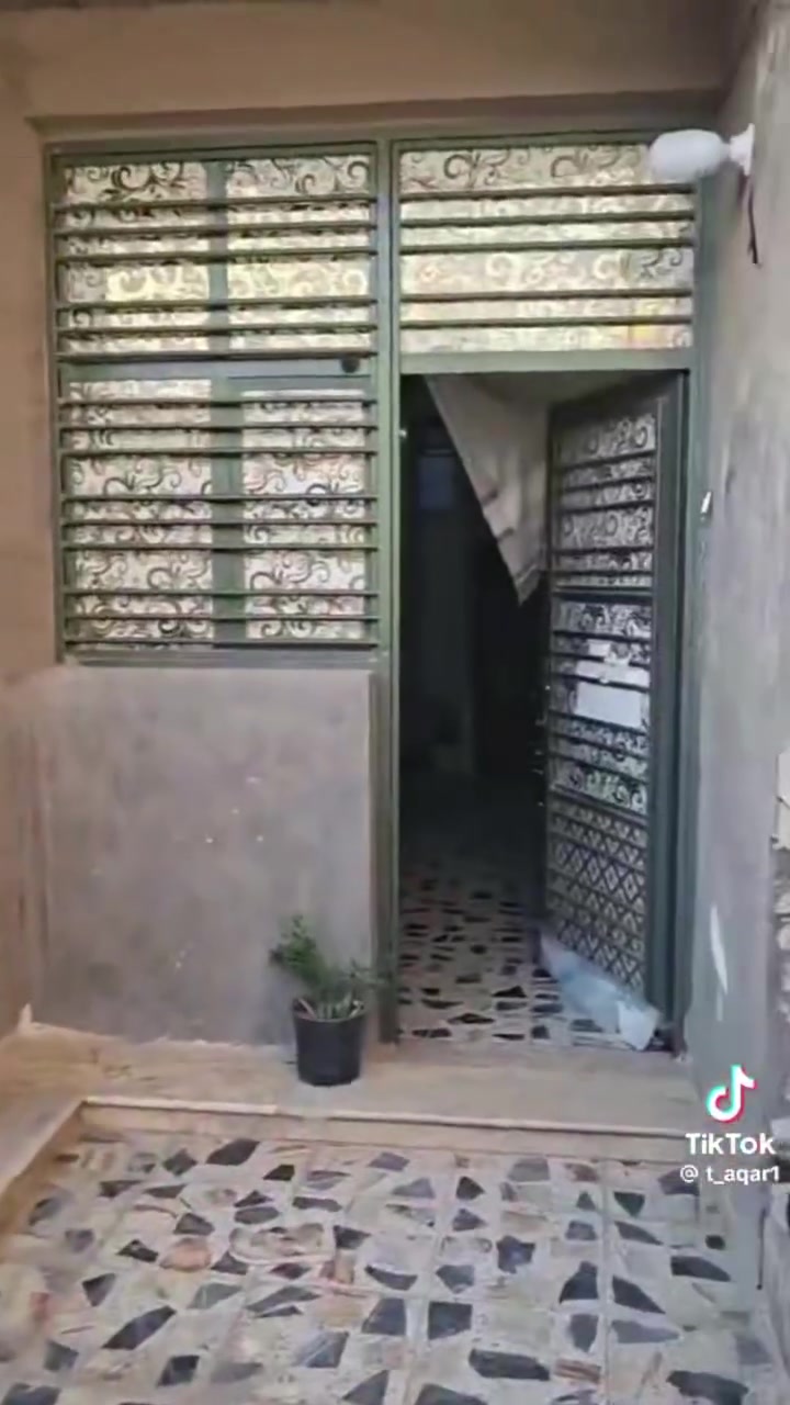 دار للبيع زراعي سند خمسة وعشرين مساحة 130 طابق ونص خدمات ماء مجاري كهرباء تبليط الرئاسة كاع ابو علي الدراجي النتصال على الرقم او مراسلة وتساب ***********
