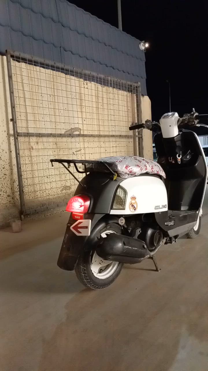 سلام عليكم دراجه ماكس بوليسي للبيع كابريتر الدراجه مكفوله مكلشي كفاله عامه شغاله من سلف وهندر كهربائيات شغاله الموديل 2008 الدراجه ما ناقصه اي شي كلشي بيه عله البلاد مكينه ناعمه ما ينصمع صوته اليحب يتوصل خاص او عله الرقم***********
