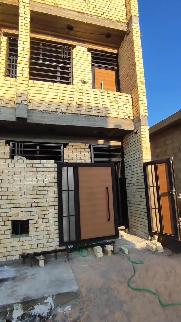 بيت ٥٠ متر واجه ٥ نزال ١٠
للبيع بيت باقيله فقط تقفيل كامل كهرباء وماء  ومجاري
والجص والبورك موجود بس طلع خلفه يكملك 

على ايدي شرط الاساس رفت  قريب كلش عن الشارع التبليط 

الاستفسار 
***********
