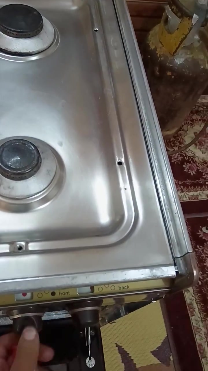 السلام عليكم صيانه كافه انوع الطبابيخ موقعي اي مكان داخل كركوك اي استفسار الاتصال على معه ضمان الرقم ***********
***********
