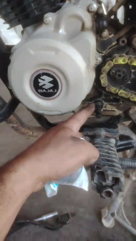 تبديل جبنه عتله كير خارجيه دراجه بوكسر ٥ كير اصلي شركه وكاله عنوان بغداد دوره البوعيثه لتواصل *********** الإدارة حيدر الوكيل  #تصليح_دراجات_ناريه #دراجه_ناريه #دراجات_نارية #دراجه_بوكسر #ادوات_دراجات 

