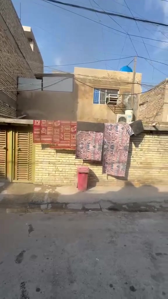 سلام عليكم الدار للبيع مساحه144

داخل قطاع 54 مقابيل ليمونه 

رقم الهاتف ***********

