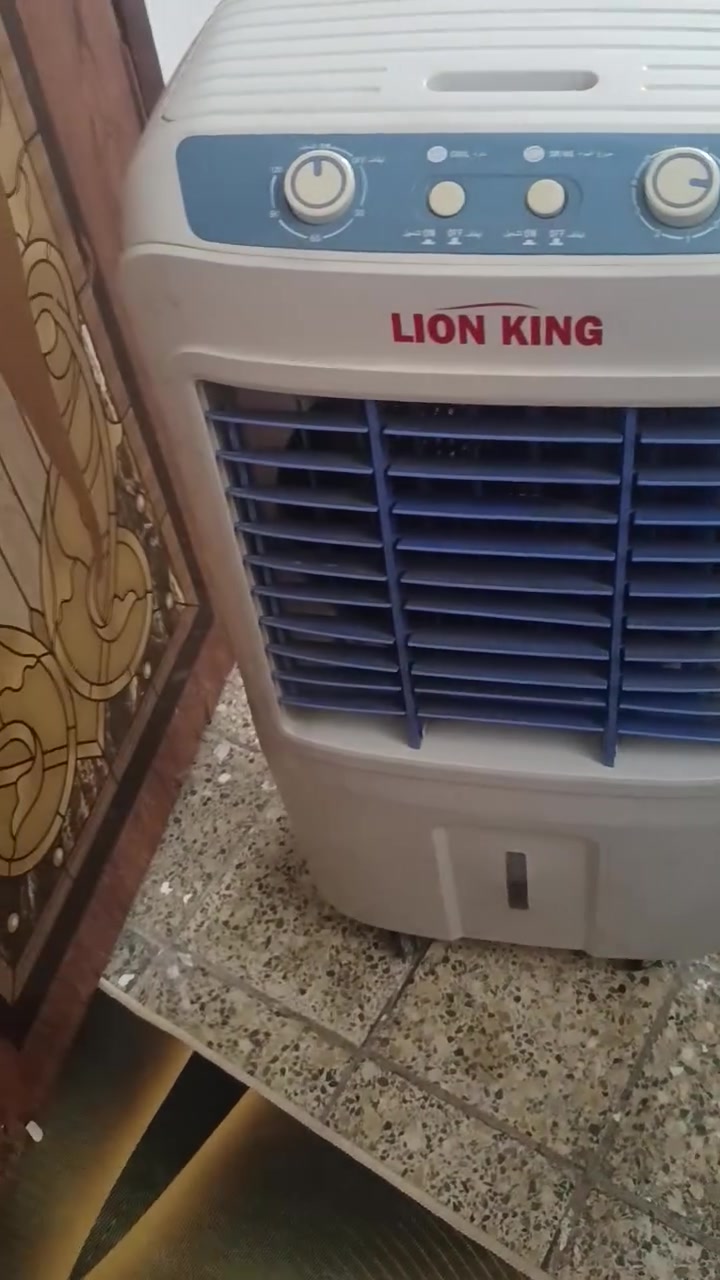 كونفيره نوعيه lion king  اماراتي الاصلي شلال مطاره تبريد استخدام قليل للبيع السعر 100 وبيها مجال بسيط بياع التراث ***********

