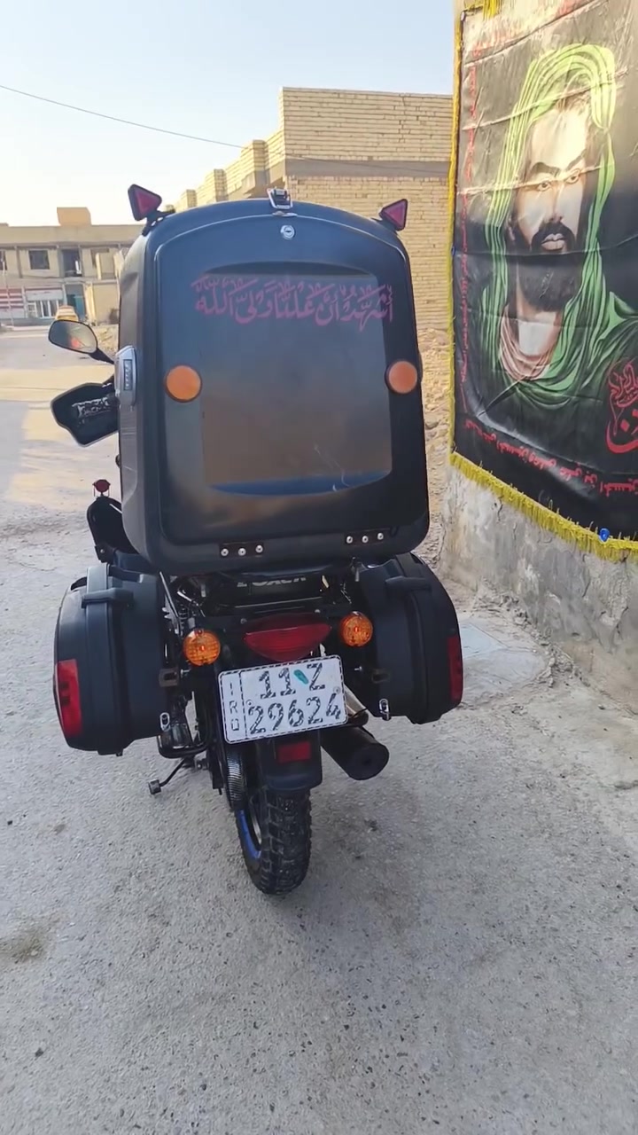 السلام عليكم دراجه بوكسر جبلي للبيع موديل 2023 الدراجه نضيفه بمعنى الكلمه مكينه ما مفتوحه جيب فيتر وفحص كهربائيات كلهه شغاله رقم بغداد بسمي تحويل ثاني يوم السعر 2800 مليونين و ثمنميه وبيهه مجال الشراي يتصل ‏‪***********‬‏
