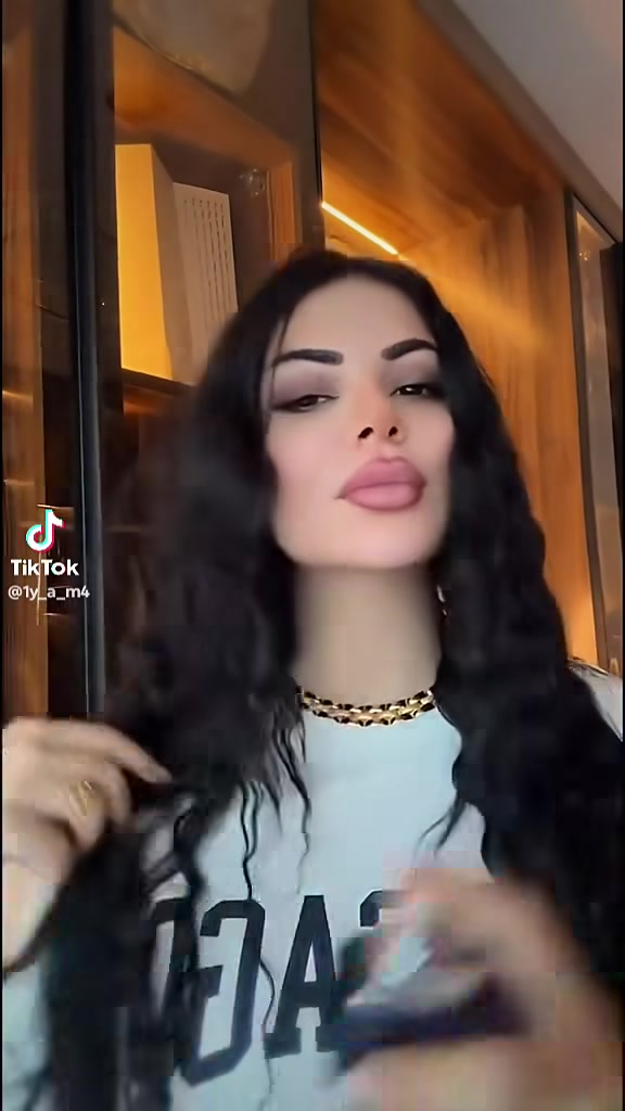 عطر مميز جدا 
عطر كرم العطاء 
غني عل تعريف 
***********0

