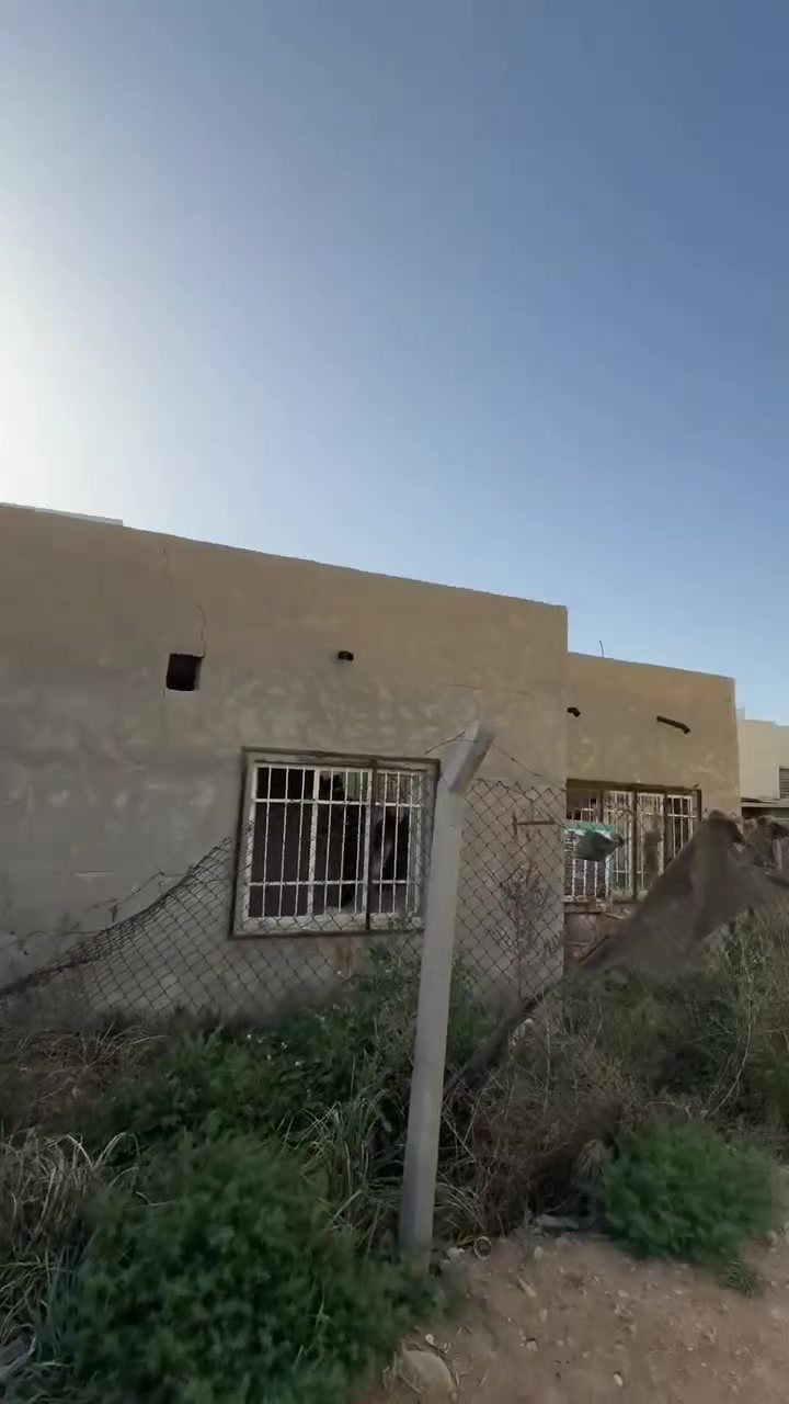 سلام عليكم
قطعه ارض طابو زراعي سند 25 المساحه ٤٨٠ متر واقع حال مسيجه ومحدوله وكافه الخدمات بالسند ٣٨٥ تحتوي بيت لاكن تعتبر قطعه كافه الخدمات ماء وكهرابء وجدا قريبه من التبليط 
ومدفونه للستفسار *********** او الاتصال واتساب
