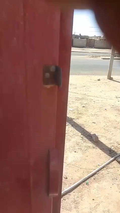 بيت حواسم للبيع نهايت الربع سايدات مال العوفيه علئ الشارع مباشرتن البيت يتكون من صحيات عكاده معكودات + ستقبال سندويج +
هول سندويج  + صاله عكاده + غرفه عكاده + غرفه ثانيه هم عكاده البيت كله سراميك 
البيت مقابيلك رصيف وشارع تبليط 
*********** 
سعر البيت 17 وبيه مجال قليل 
بيت حواسم للبيع نهايت الربع سايدات مال العوفيه علئ الشارع مباشرتن البيت يتكون من صحيات عكاده معكودات + ستقبال سندويج +
