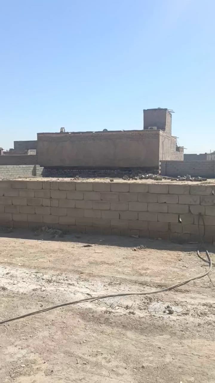سلام عليكم قطعه للبيع  مكان جامعه ذي قار بلصخين مقابيل الطاقه قريبه عل سايدين
مساحه 500متر ماي وكهرباء  متوفر يمه الشراي يجي خاص او يتصل هاذ رقمي ***********
