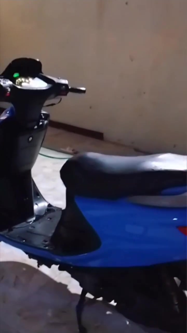 سلام عليكم دراجه فراشه فحل كفاله حته من الزلغ مكينه خرسه ماتنسمع شلعه ومعدل طيران للبيع او مراوس السعر 550 وبيهه مجال قليل مكاني البصره الجزيره *********** واتساب فقط
