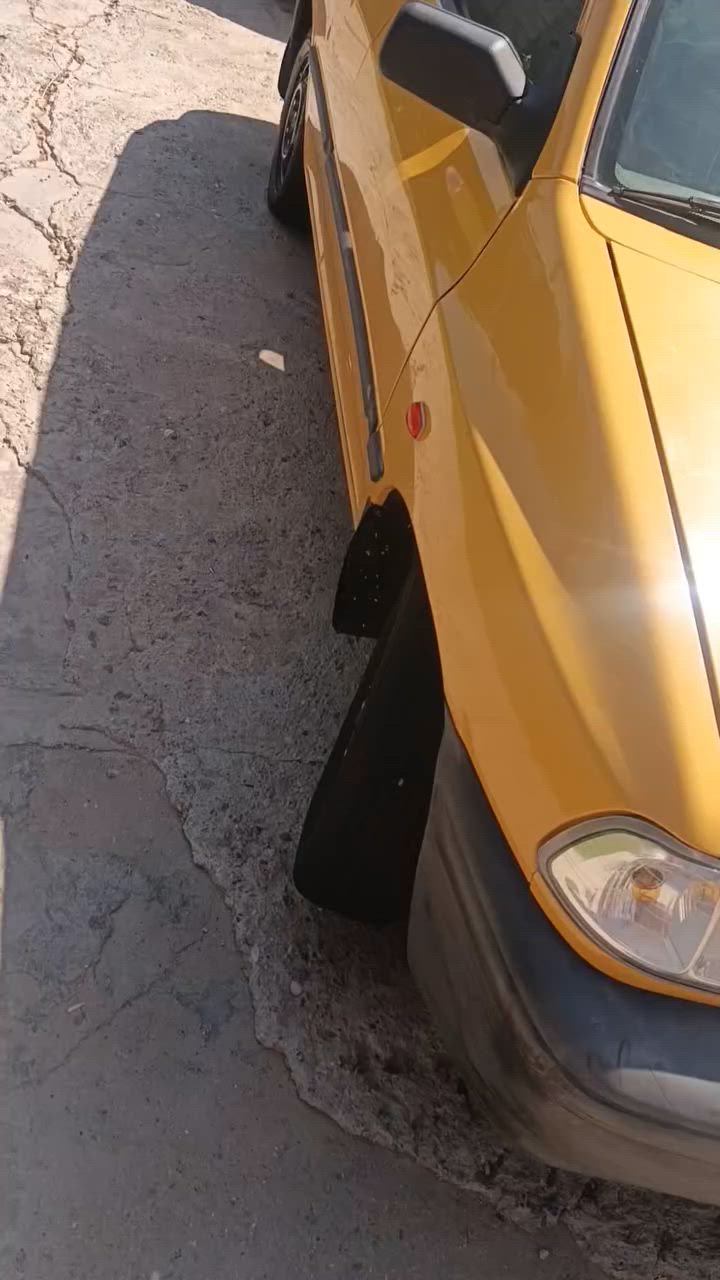 السلام عليكم سايبه للبيع بسمي رقم بغداد بيها بدايت خيط تبخير وليها طخه جوه اليده مال باب السايق ومرجعه على البارد موديل 2015 السعر 37 و بيها مجال رقم الهاتف ***********
