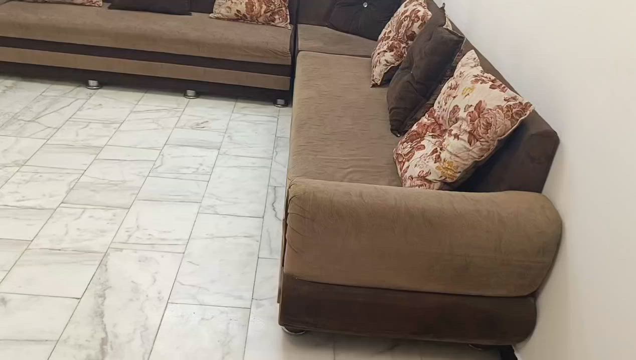 السلام عليكم عندي ديوان مكون من قنفتين وزاويه قياس الديوان 3 متر في 3 متر سعره 175 الف مكانه حي الجهاد


**إذا كنت صاحب هذا الإعلان وتريد حذفه لأي سبب، رجاءا أرسل رسالة إلى الدعم الفني**