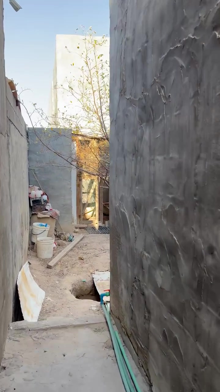 سلام وعليكم .متاح بيت مساحه ٣٠٠ متر بناء ٢٥٠ وحديقه ٥٠.     الزبير حي النخيل باقي التفاصيل اتصال 📞 ‭***********‬
