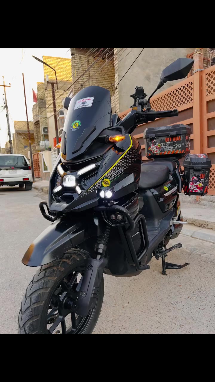 🌟 للبيع دراجة رينكس بحالة الزيروو (نظافة 98%)
​دراجة بمواصفات جبارة وقوية، جاهزة للتوصيل وما تحتاج أي نقص. العرض ممتاز والتفاصيل كامله أدناه:
​⚙️ المواصفات الفنية:
​البطارية: 50 أمبير ليثيوم فوسفات الحديد (الأصلية).
​الملف: 3000 واط قوي جداً.
​المنظومة وأنظمة القيادة:
​3 أنظمة تشغيل متدرجة.
​3 سرعات أو تحويلات.
​نظام (R) ونظام (P).
​الأمان والتشغيل: بصمة، سويج، وكارت (تنوع كامل للتشغيل).
​نظام الفرامل: دسك أمامي + دسك خلفي لأداء توقف ممتاز.
​الشحن والإضافات: شحن سريع + مخرج شحن USB للهاتف + خاصية البلوتوث.
​📦 الملحقات الكاملة:
​بطارية أصلية.
​عدد 2 كارت.
​عدد 2 بصمة.
​عدد 2 سويج.
​💰 السعر:
​مليون و300 ألف دينار (وبيها مجال للشراي الصامل).
​📞 للتواصل والاستفسار:
​واتساب: ***********
​إنستغرام: الاعلامي المصور حسين العراقي
