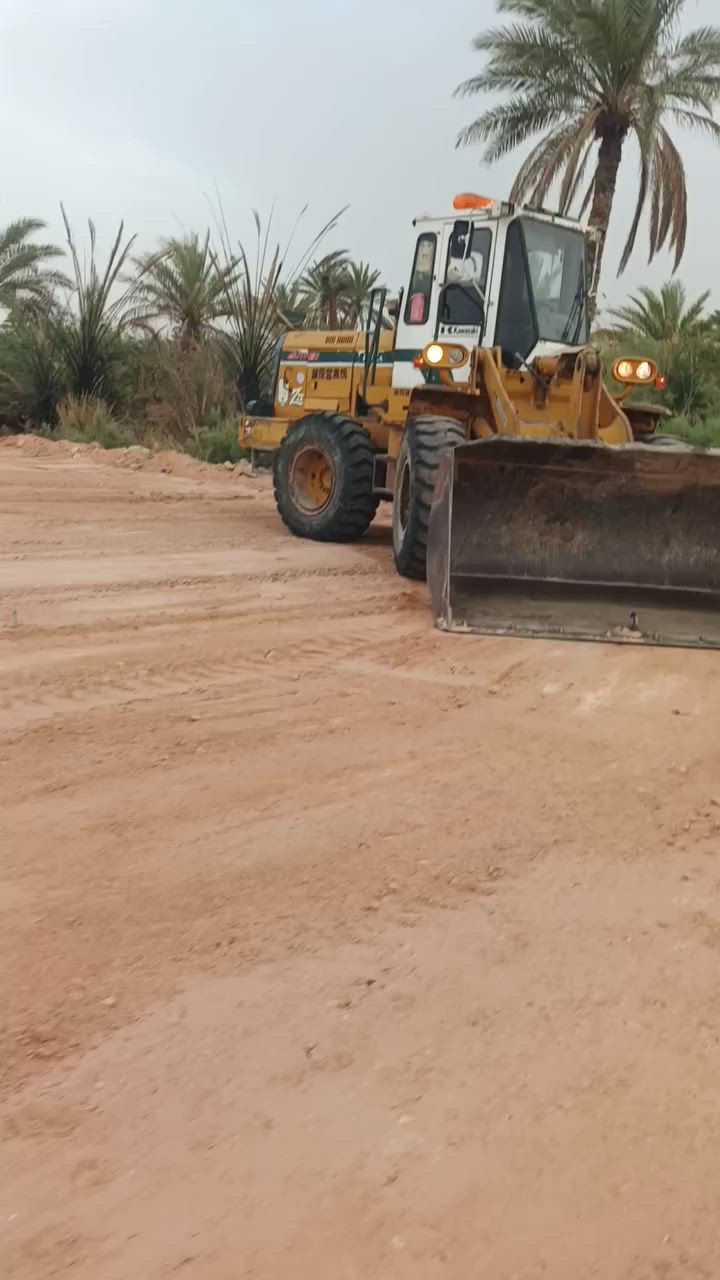 السلام عليكم للبيع شفل 65 za
مكينه خير من الله تخم تاير السعر325 وبيه مجال بصيط
الاستفسار الاتصال علئ ***********

