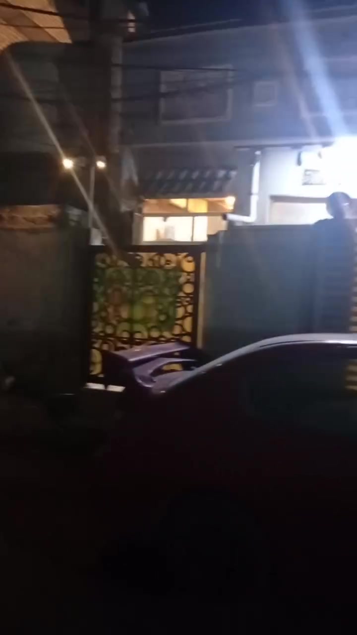 للبيع للبيع بيت بزعفرانيه مثث كامل مساحه 120 واجهه 7م نزال 16 م كامله من كل نواحي مع اسواق مجهزه تواصل *********** وبسعر 70 مليون
