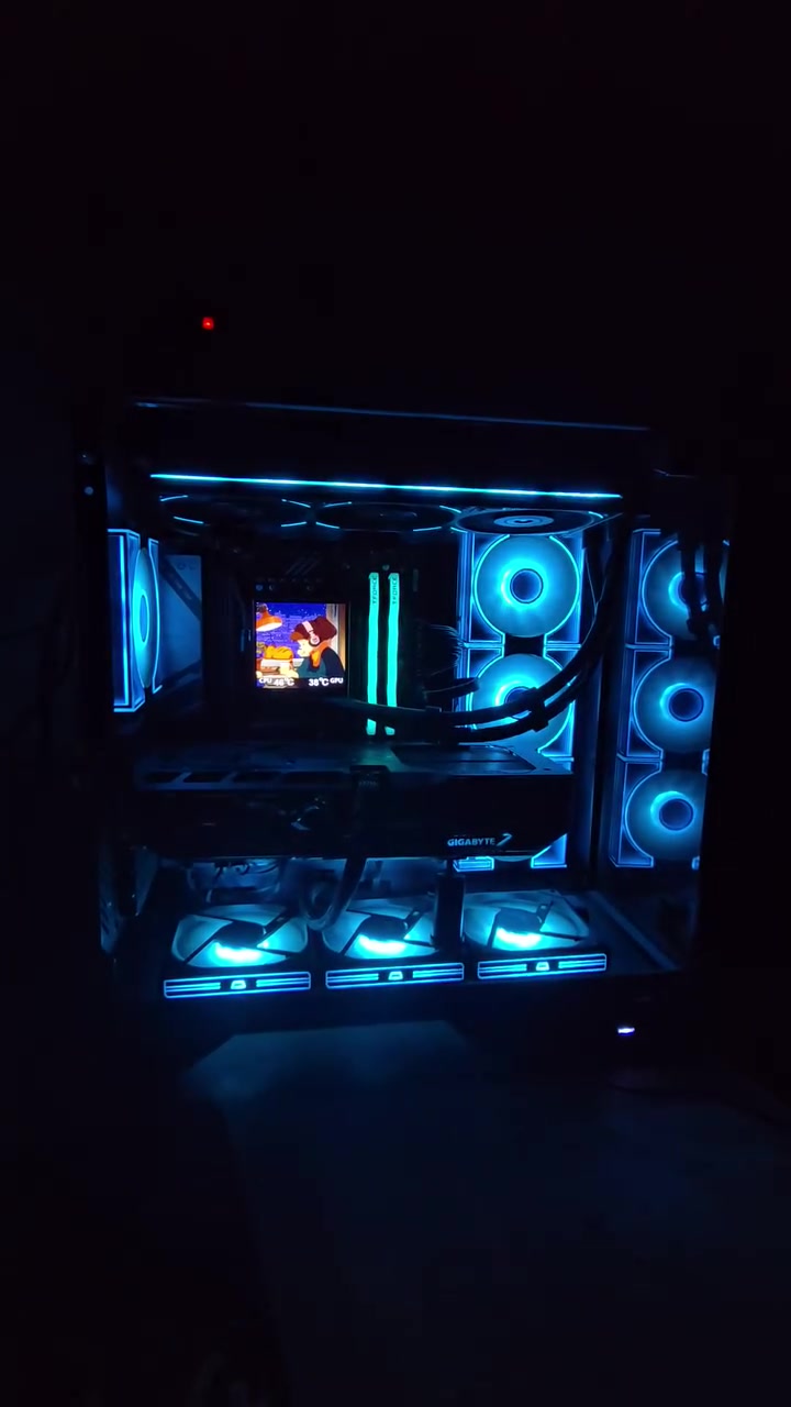 R7 7800x3d 
b650 eagle gigabyte 
5070ti 16g gigabyte gaming oc
tforce 16x2 6000mhz 
1tb lexar nm620 
fsp vita 850w gold full mod gen 5.1 3.1 atx
thermalright hypervision 360lcd 
dy470 case

msi 274 2k 27 165hz 
الشاشة الي بالطول فقط للبيع
الشاشة بيها ضربة من جوة مو كلش مبينة
التجميعة مستخدمة بحالة جدا ممتازة 
كل الكراتين موجودة و تفحص شكد ما تريد 
السعر 3.700.000 قفل 🔐 
العبيدي شهداء الاولى

***********
متواجد فيس واتس اب
