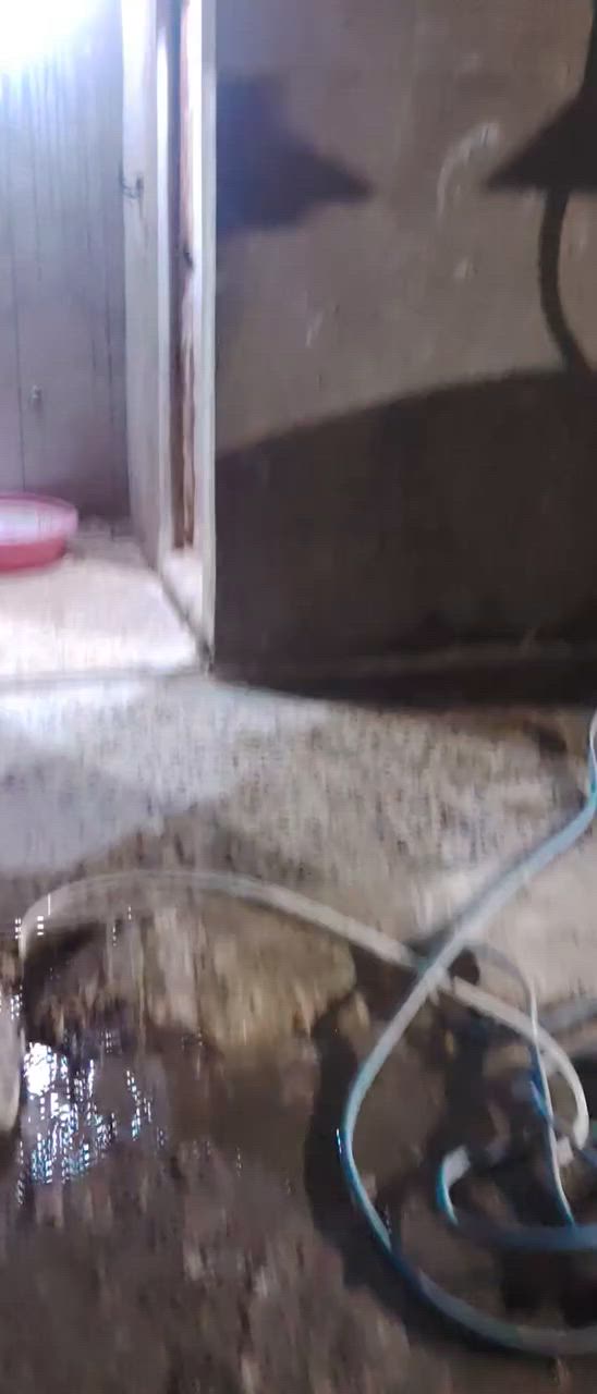 السلام عليكم بيت للبيع 280 متر المعامل العماري مطعم الحجي خلف مطعم الحجي سعره 27 درهم درهم اقساط ونقد بيت عقاده ومخدوم كل الخدمات بيها مجاري تبليط مي كهرباء ***********
