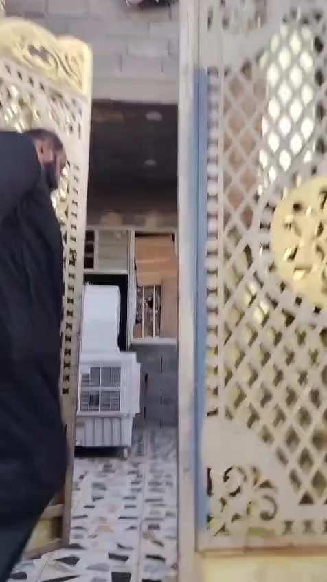 سلام عليكم.... بيت للبيع مساحه 200 طابق ونص المكان حي الكوفه قريب على دلاليه السيد... مكلف بالنشر الاستفسار ***********
