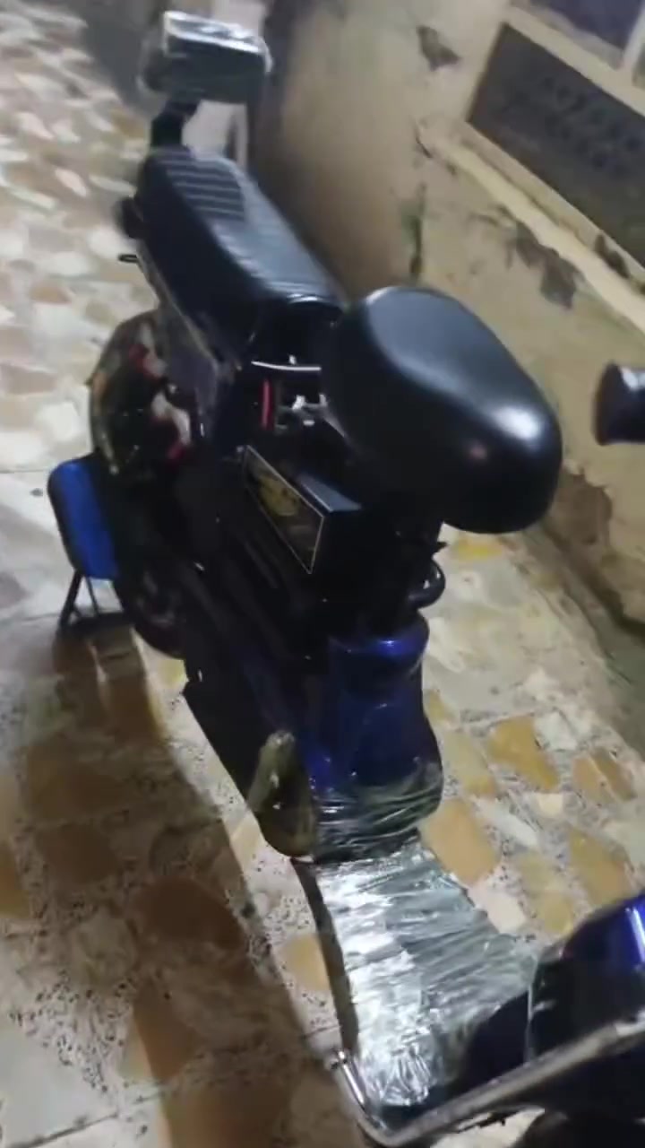 سلام عليكم دراجه شحن جديده للبيع سعره 600بيه مجال 
الاستفسار على رقم ***********
