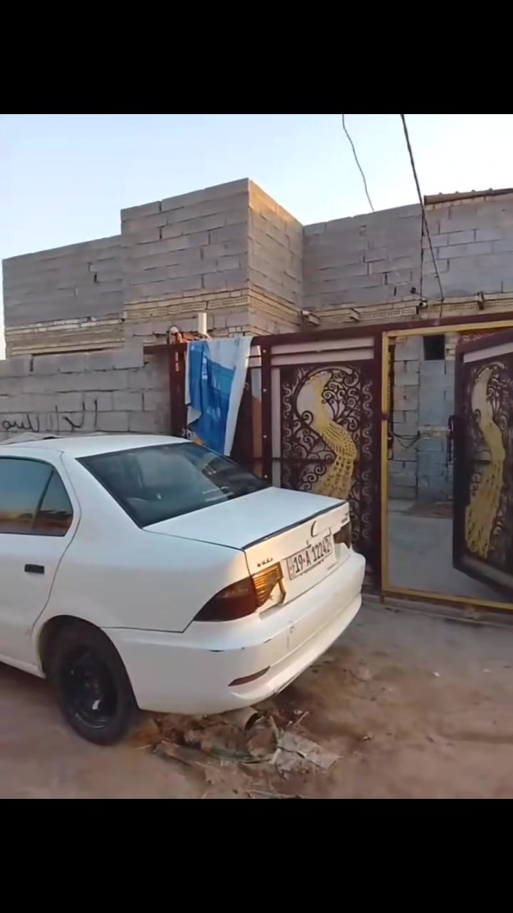 السلام عليكم 
بيت ٢٠٠م للبيع خدمات كاملة السعر ٤٥ وبيه مجال العنوان كربلاء شارع بغداد عمود ٤٠٠ وتنزل سايد الخروج 
*********** مكتب ابو الجود للعقار

