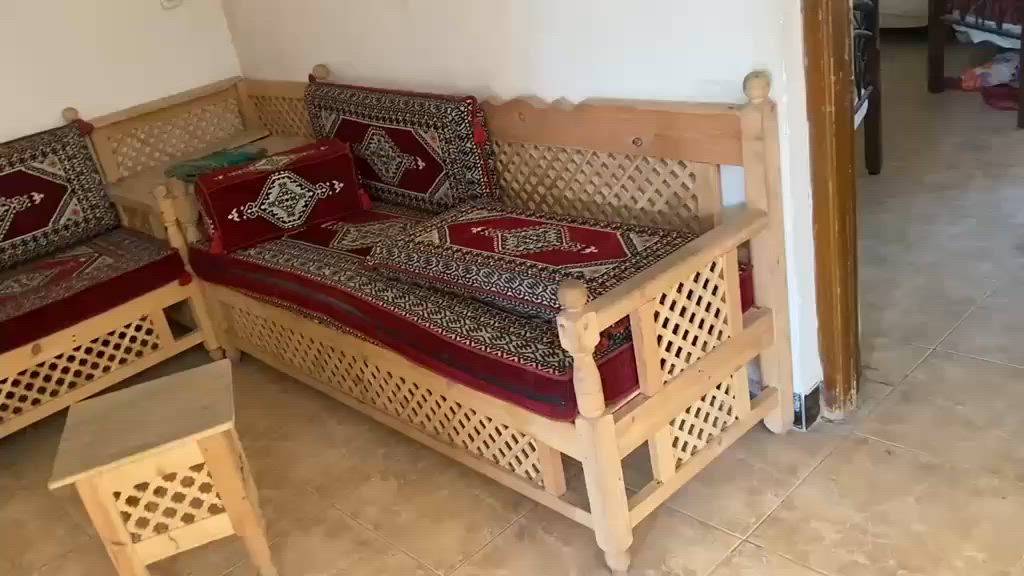 جلسة عربية للبيع مستعجل جدا نظيفة مراسلة واتساب ***********
