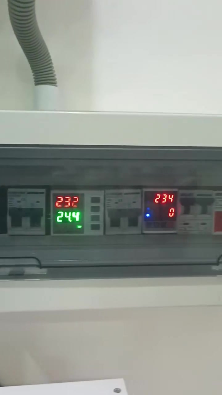 ‏🤵الزبون ( هشام الخفاجي )
‏
‏موقع العمل : بابل / الاسكندرية ( شارع الخضر ٤ )

‏🚀🚀 قدرة المنظومة  12 إلى 15 امبير نهاري ليلي 🎉🎉
‏
‏🍁 المنظومة مناسبة لتشغيل : سبلت انفيرتر + ثلاجة + مجمده + إنارة + مراوح + أجهزة منزلية 🚀
‏
‏بجهود المهندس الأختصاص ( احمد سلمان الخفاجي احمد الخفاجي    )
‏
‏🏡 منزل آخر  يودع انقطاع الكهرباء بمنظومة طاقة شمسية 🌟
‏
‏🍁 أجزاء المنظومة :- 🍁
‏📍 الانفيرتر Srne 6kw  ضمان 5 سنوات
‏📍 14.33k with bms بطارية ضمان 5 سنوات
‏📍Longi hemo-X10 650w الألواح عدد 6 ضمان 10 إلى 15 سنة
‏
‏اي سؤال او استفسار يرجى الاتصال
‏او التواصل عبر الواتس اب 
‏🚀***********🚀
‏🚀 *********** 🚀
‏
