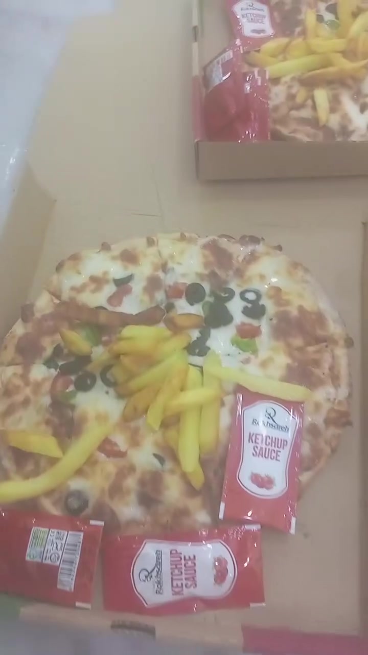 بسم الله الرحمن الرحيم
مطعم وماكولات شيك بركر
يوجد لديناء🧑‍🍳
بيتزاحجم صغير3🍕
بيتزا وصط/5🍕
بيتزه عائليه/7+10🍕
صاج دجاج+لحم🫔
بركر لحم 🍔
شاورمه دجاج🥙
من ل4 عصرآ ال12ليلآ ☀️
عنوان/ قبل نهاية #شارع30قرب #جامع_الحسنين 
#للطلب***********
#الجميع 
    مؤمل علي
