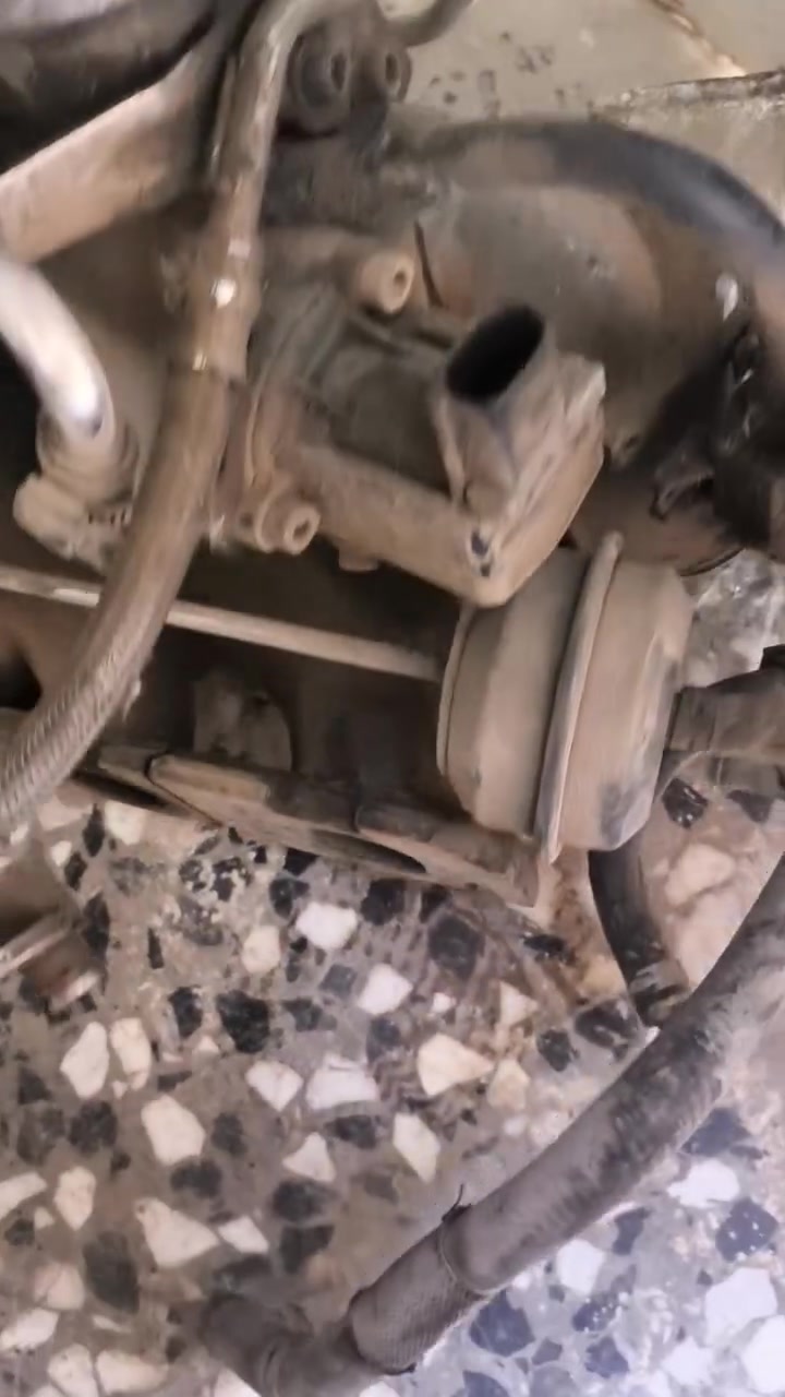 السلام عليكم
مجموعه اغراض اودي A6 2.0 TFSİ
اي واحد يحتاج شي منهن يتواصل واتساب على الرقم ***********
مكاني بالحله و كلهن على الفحص جدد اصلي  حاويه
