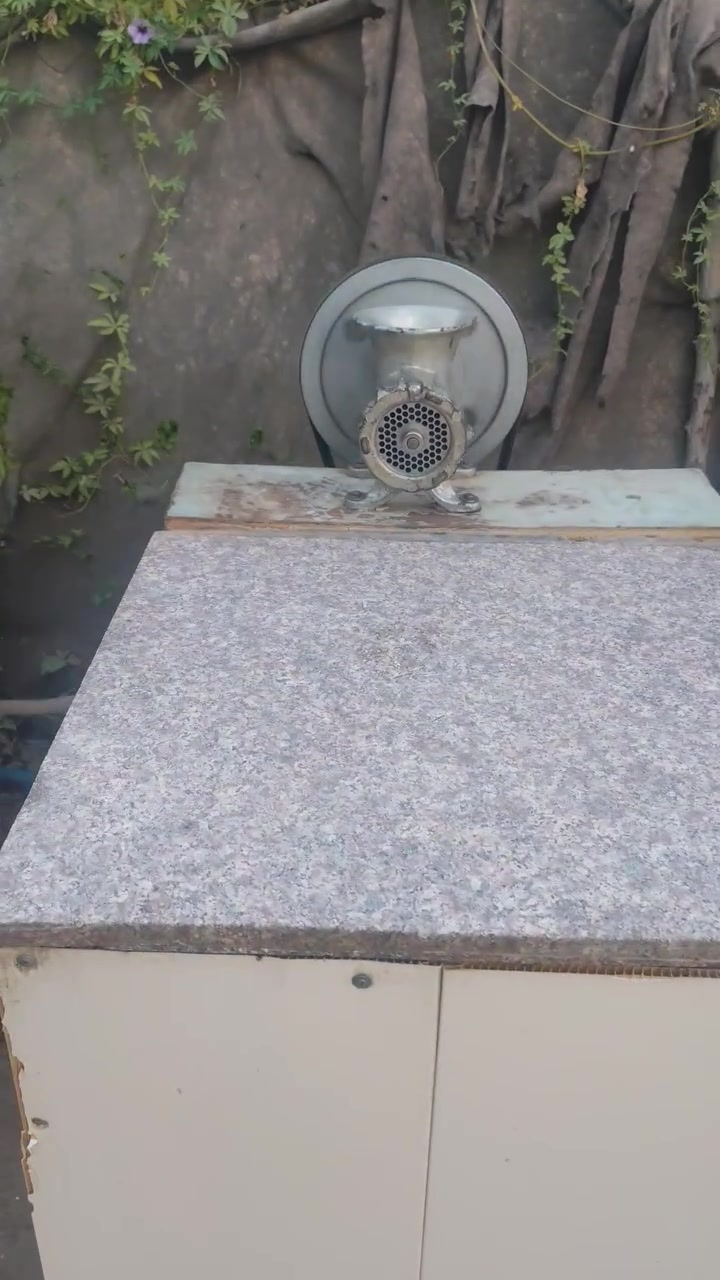ميز 3عيون مال مخلمة وباقلاء كامل مكينه ثرم كباب  البيع عنوان نجف حي الجزيره ***********
