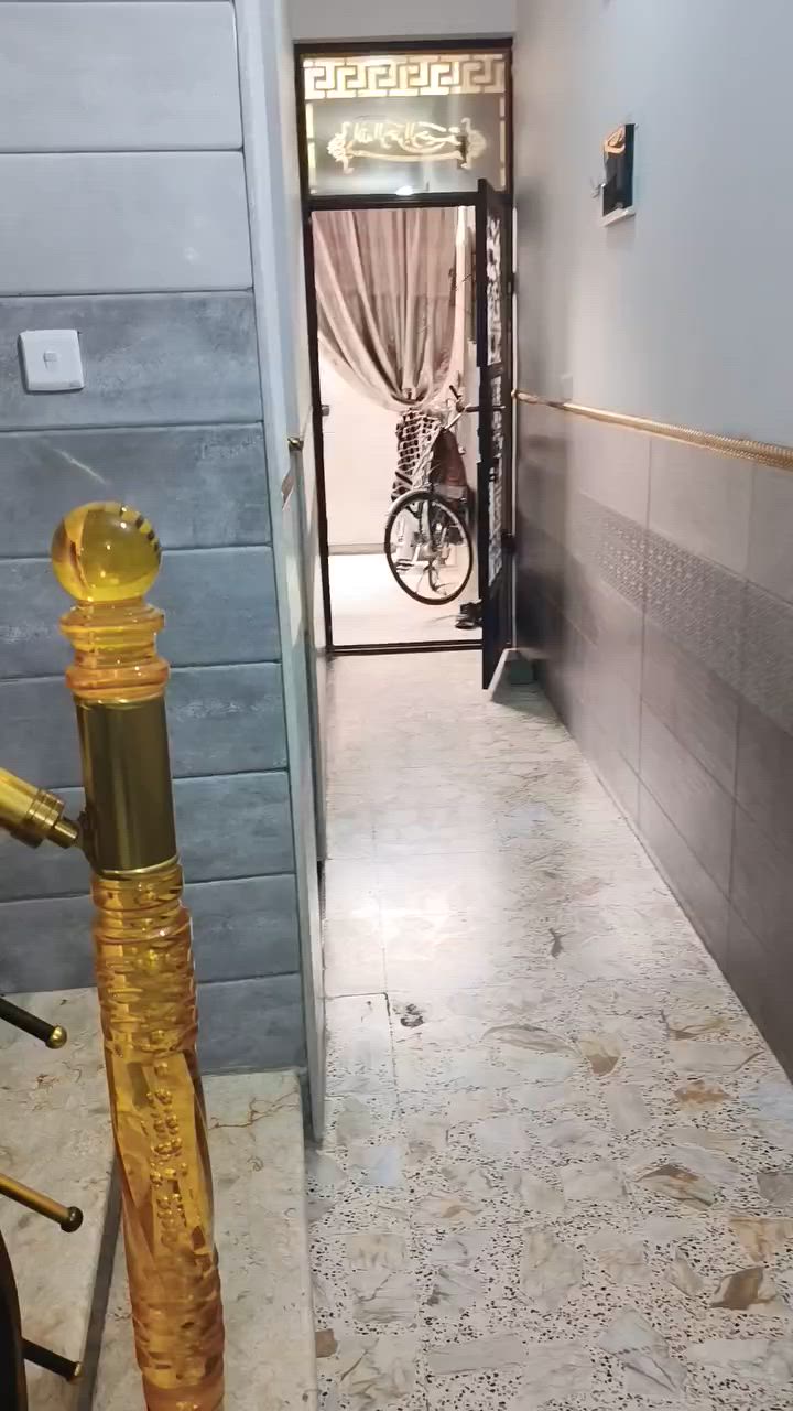 للبيع دار بحي السفير ١٠٠ متر قريب على شهداء الثالثة
اي استفسار ***********
