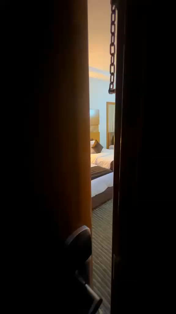 🌟عطلتكم تبدأ من هنا! 🌟
يقدم لكم Helen De Villa Hotel عروضاً مميزة تجمع بين الراحة، الجودة، والموقع المثالي.

✔️ غرف أنيقة ومريحة
✔️ بوفيه إفطار متنوع ولذيذ
✔️ موقع استراتيجي بالقرب من أهم معالم أربيل وسنتر المدينه القلعه والمطار وسوق اللنكه المشهور
✔️ أسعار وعروض تناسب العائلات والأفراد

📍 أربيل – مقابل كلية العلوم

للحجز:
 مدير الفندق ***********📞
 الاداره ***********📞
الرسبشن ***********📞
