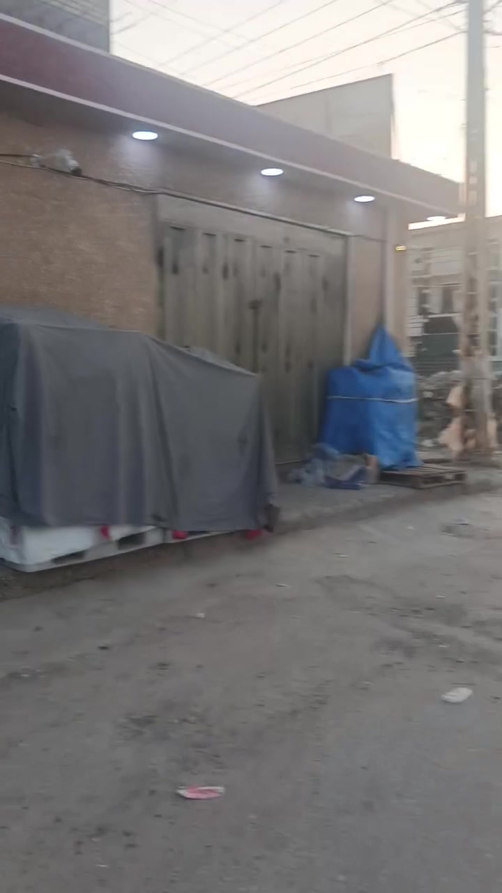 قطعه ارض لبيع بسعر بلاش مساحه 200
بدايت مربع ثالث مقابيل سواق حموشي
سند 25 تحولي باشر 
سعره مناسب 30 مليون 
تتقسم علا 100 متر طولاني يعني واجهته 10 ونزال 20
للاستفسار تصل ***********
او خاص
