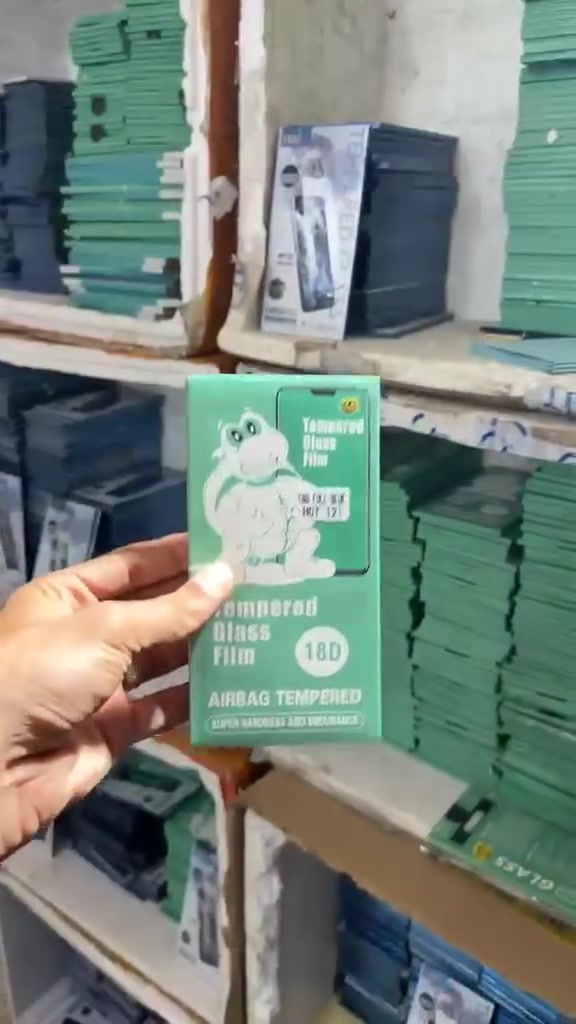 عرض خاص 200 لاصق 50 الف و 150 كفر 75 الف وتوصيل مجاناً لجميع المحافضات للحجز والاستفسار ***********  كافه الانواع الاندرويد والايفون الحديثه والكميه محدوده 💥
