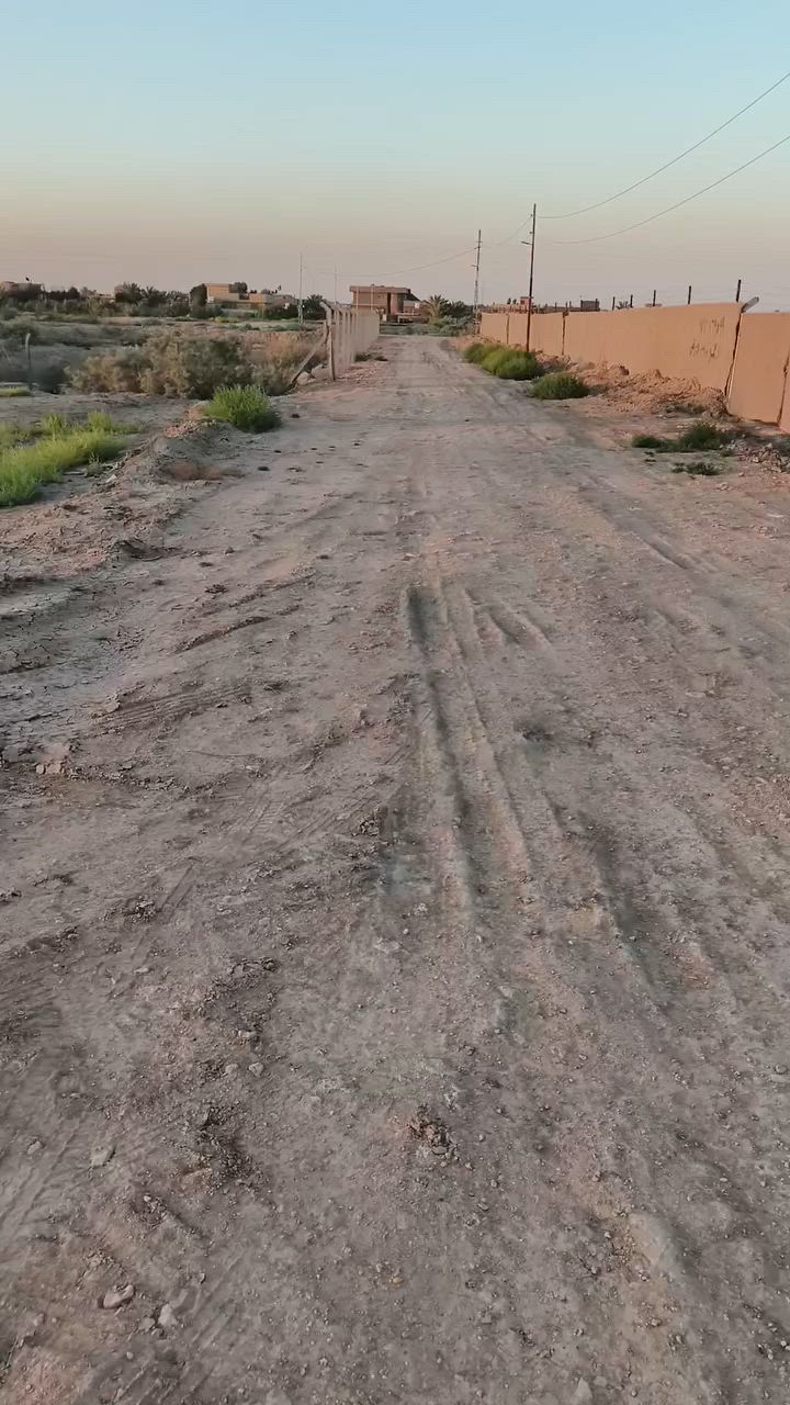 السلام عليكم نص دونم للبيع ١٢٥٠متر مسيج بلكامل يصلح سكن او مزرعه خدمات كامله مي وكهرباء سند ٢٥ تحويل باسم المشتري خلف جامعه بابل منطقه ربع سعود للاستفسار ***********
