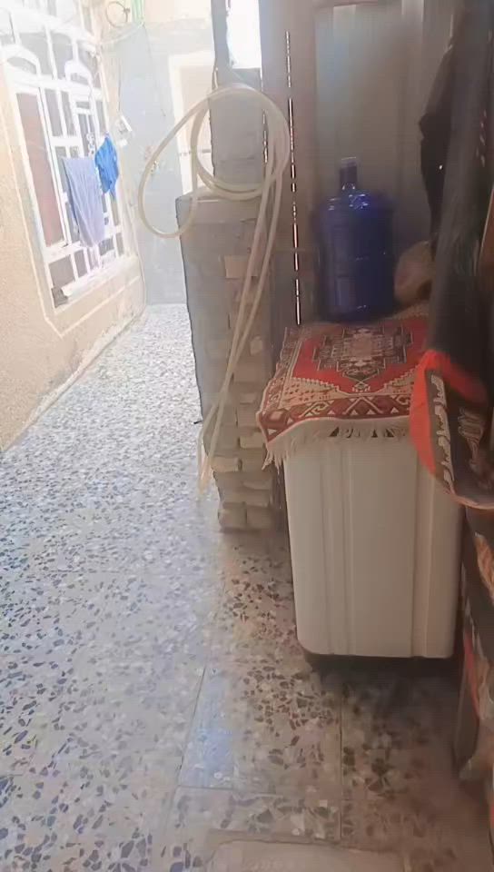 سلام عليكم بيت للبيع ٨٠ متر مربع ركن بيتين ع شارع العام صاير مقابيل السوك عدل بضهر ريم البوادي مال كي كارت ***********

