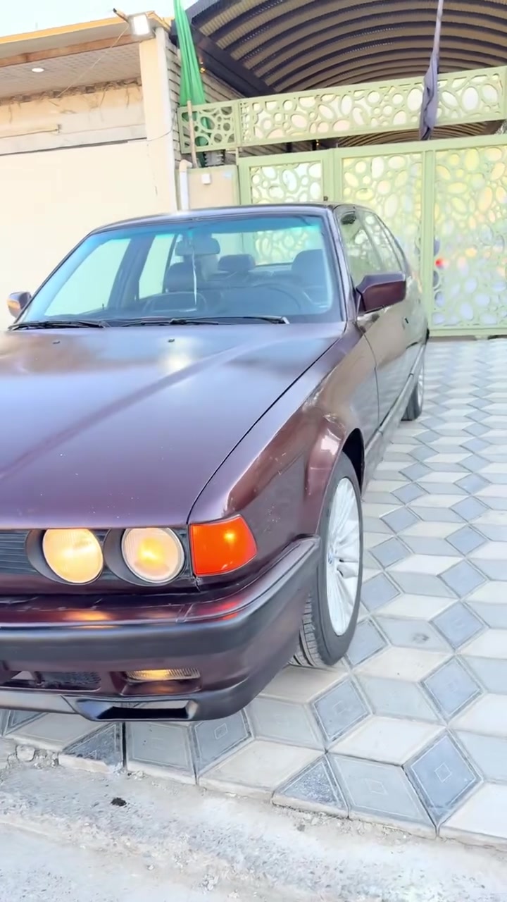 السلام عليكم سياره BMW حجم730 موديل 92 لون ماروني رقم بغداد السياره مكفوله من ضريه من كص محرك وكير وحداديه ومن كهرباىيات تخم تاير كفاله السياره اصولي لاكن ماندل راعيها الشركي واتكفل بجميع الاصوليات السعر 40وبيها مجال التواصل على رقم ***********عنواني بغداد البلديات بيع أو مراوسسسس
