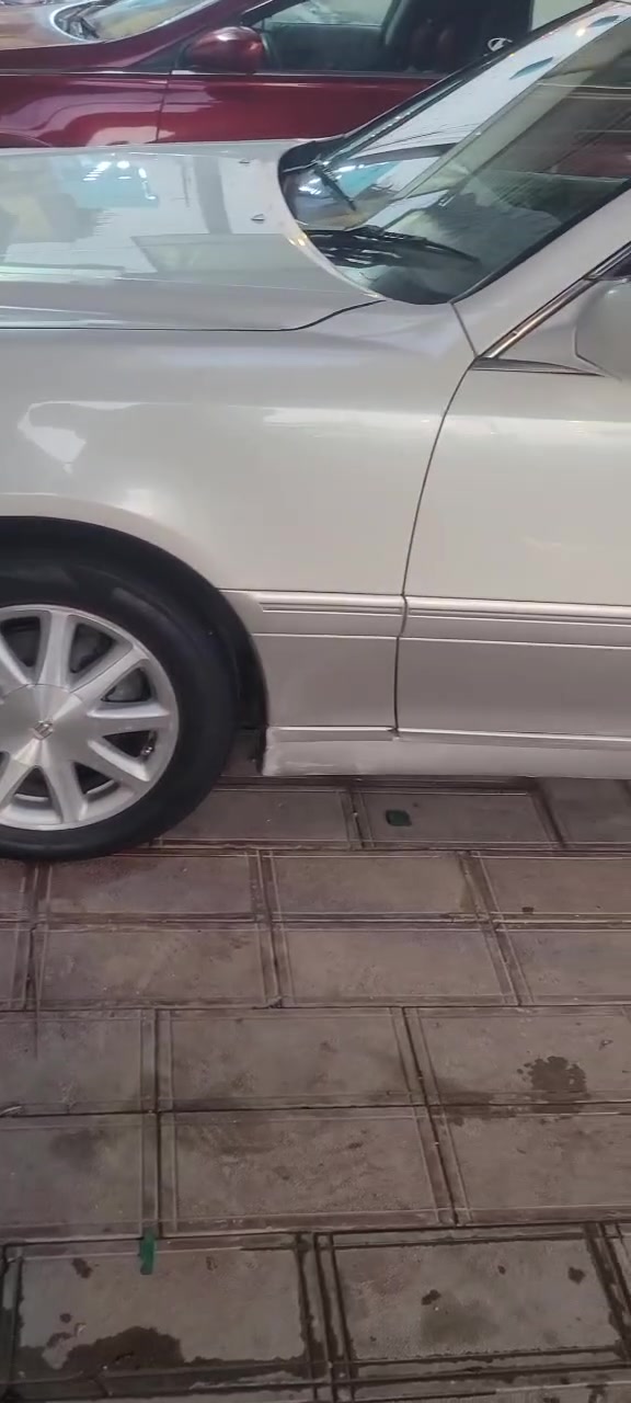 سلام عليكم جنون للبيع مكفول من العيب الشرعي والاصوليات والكص ونقل جثه رقم نكليزي تبريد خلفي امامي اربع دكم مداور ثاني يوم رقم بصره مكينه 3000 سياره مال جناي 
رقم الهاتف ***********
