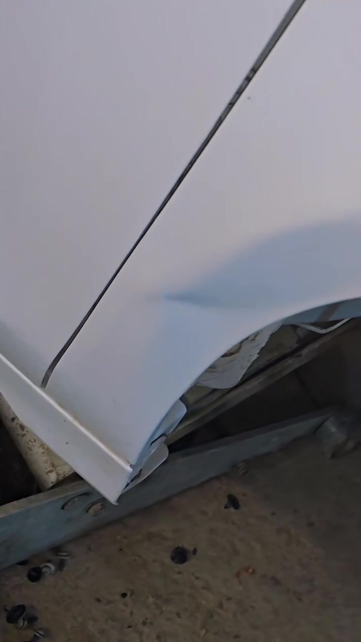 سيارتك ترجع "زيرو" بلمسة وحدة! 🚗✨
​يا هلا بيكم بـ (ورشة ثامر الخفاجي لسمكرة وصبغ السيارات الحديثة)
​تعبت من الحوادث أو شخطات الطريق؟ تريد صبغ بلادي ولمعة ترجع هيبة سيارتك؟
عدنا بورشة الخفاجي، الشغل مو بس صنعة.. الشغل فن وأمانة.
​شنو اللي نقدمه الكم؟
✅ سمكرة: تعديل بأحدث الأجهزة (على البارد و PDR) وبدقة ترجع البدي وكالة.
✅ صبغ: نستخدم أجود أنواع الأصباغ العالمية مع تطابق ألوان 100%.
✅ كهربائيات: فحص وبرمجة وتصليح كافة العقول والمنظومات الكهربائية للسيارات الحديثة.
✅ دعاميات: تصليح وتركيب وتجديد الدعاميات بلمسة فنية.
​شعارنا الدقة بالمواعيد، والأسعار اللي تناسبكم، والشغل اللي يرفع الراس.
​📍 موقعنا ما يتضيع:
النجف الأشرف - حي السلام - مجاور كراج بغداد - مجاور مطعم حسن رحم.
​📞 للاستفسار والحجز، اتصلوا بينا:
***********
​ورشة ثامر الخفاجي.. خبرتنا بضمانتكم!

