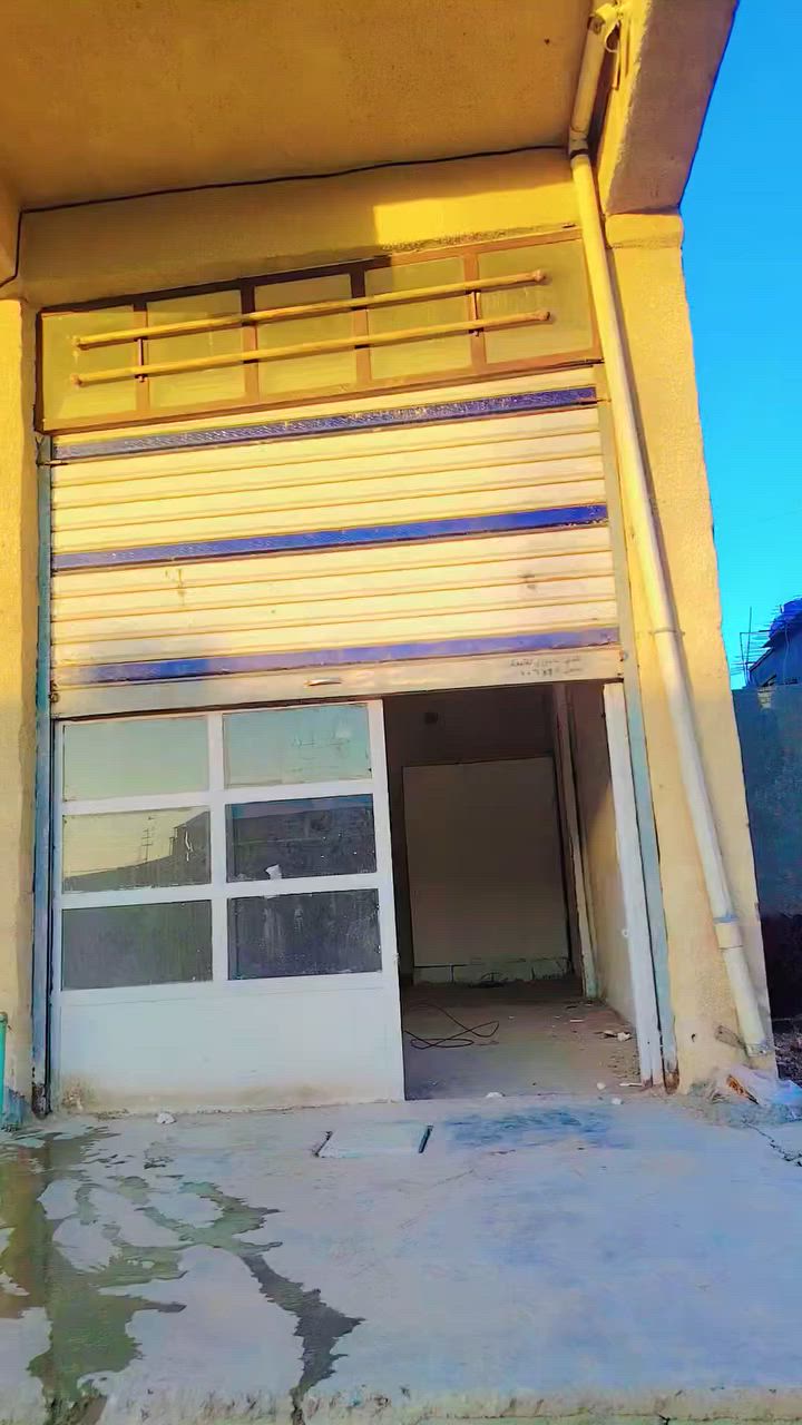 السلام عليكم ورحمة الله وبركاته
محل للايجار ببمنيصر على الشارع العام مقابل شركة ببسي بغداد صاير بالفرع مساحته ٢١م 
للإستفسار *********** واتساب
