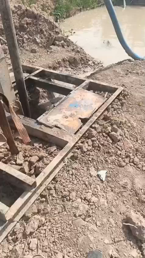 توجد لدينا برينا لحفر الاابار الارتوازيه باداراة ابو رسول العمق الى حد 42 متر قطر البوراي 6 انج ب 8انج و 10 انج لتواصل على ارقام تاليه *********** /‏‪***********‬‏
