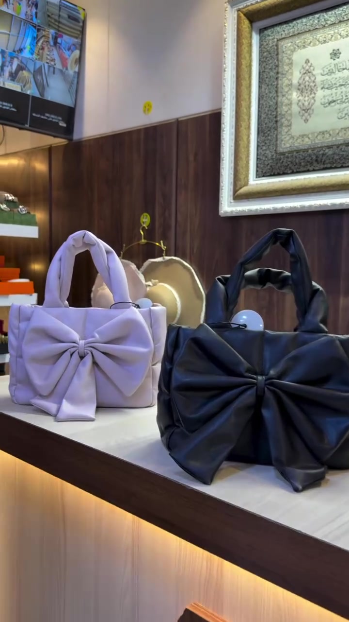 عروضنا وياكم مستمره 🎀
الحقيبه الفيونكه 🌸
السعر 15,000 فقط 🔥✨️
الوتساب
 ***********
***********
آدم #👠_والحقائب👛_النسائيه🙎‍♀️ #اكسبلور #فولو #العراق #شارع _افلسطين _ -درجه_اولى_فخامه_اناقه 
 - فلسطين⁩
