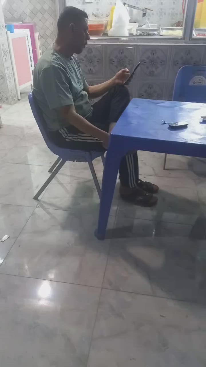 كافتريا ومطعم الايجار مع كافه الملحقات تصال برقم ***********
