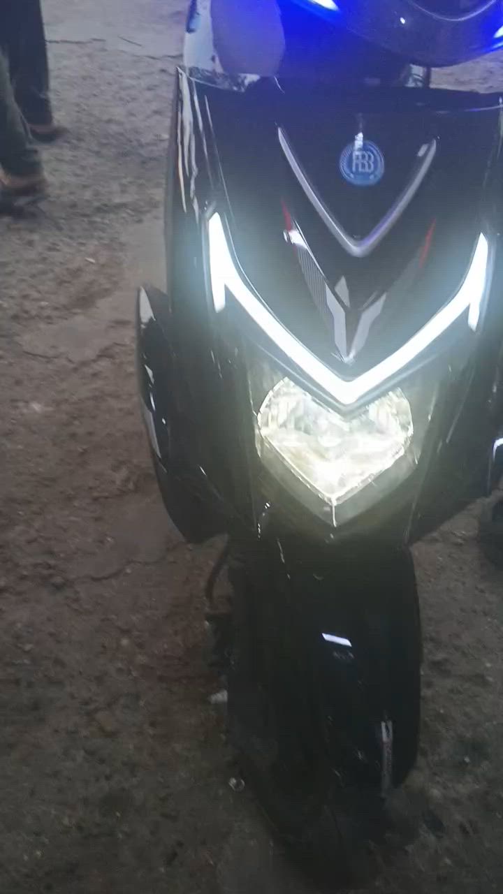 سكنس شحن 2026 ست بطاريات ويل كروم بيها نضام بك ثلاث سرع ويل كروم الدراجه جديده معنا الكلمه السعر 900 وبيها مجال حك الجيه العنوان السكان ***********
