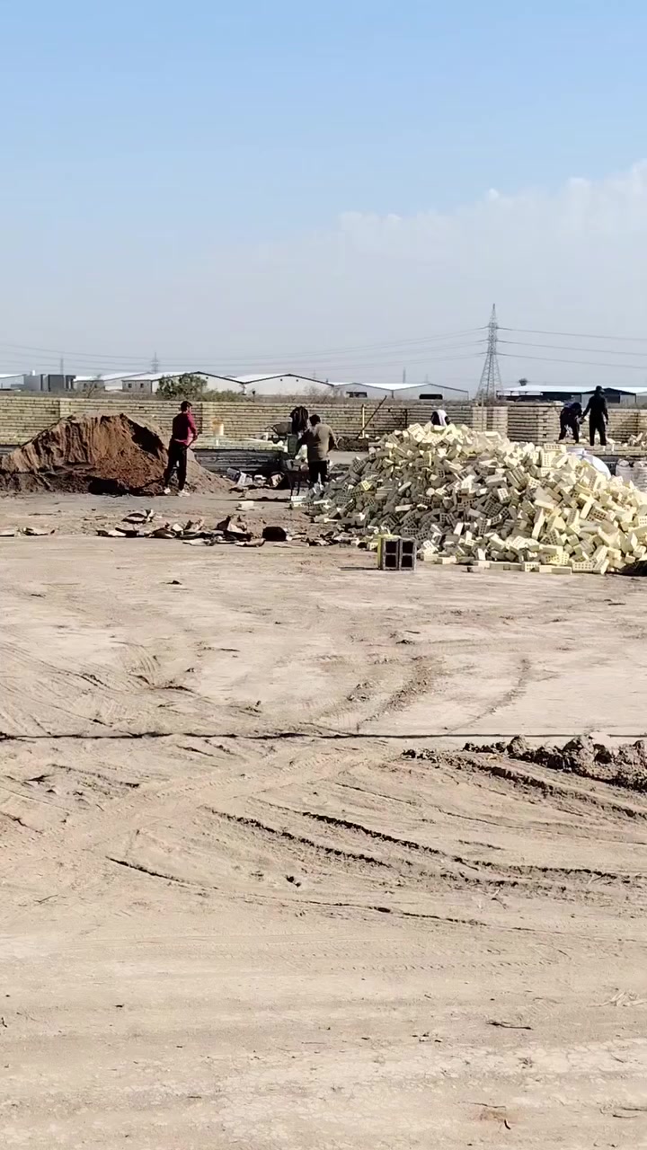السلام عليكم عمل متوفر ترميم ومقاولات مكان جسر ديالى***********
