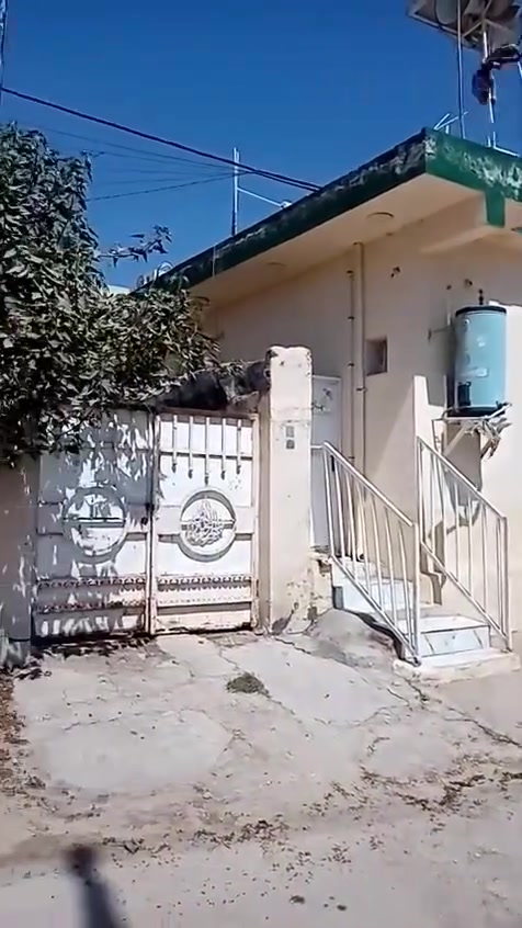 السلام عليكم يوجد لدينا بيت في الرجيبه مقابل شارع مركز الشرطه المساحه 200متر طابو زراعي بيه قرار محكمه سند 25للاستفسار الاتصال على الرقم***********

